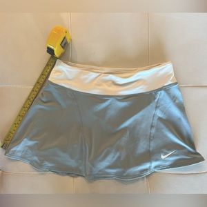Womens Gray/white Nike Dri-Fit Tennis Skirt with built in shorts. Size S.